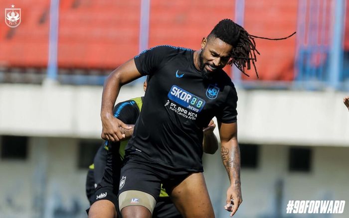 Striker PSIS Semarang, Carlos Fortes.