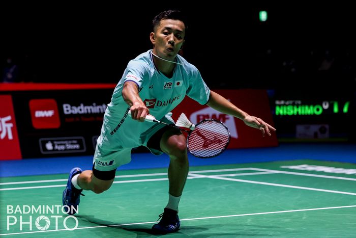 Tunggal putra Jepang, Kenta Nishimoto saat bertanding pada babak kedua Kejuaraan Dunia 2022, Rabu (24/8/2022)