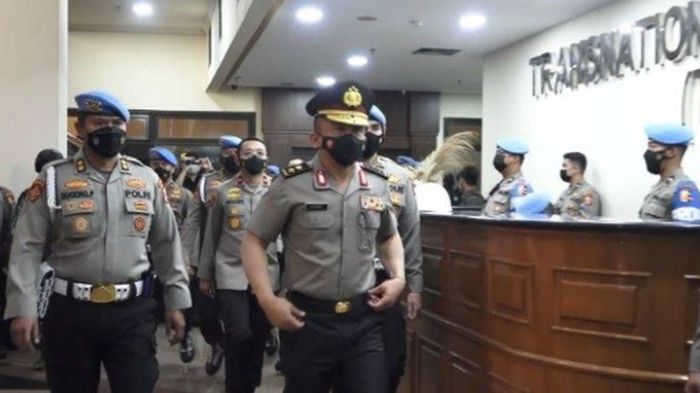 Foto Ferdy Sambo saat tiba di gedung TNCC, Mabes Polri, Jakarta Selatan untuk menjalani sidang kode etik Ferdy Sambo. 