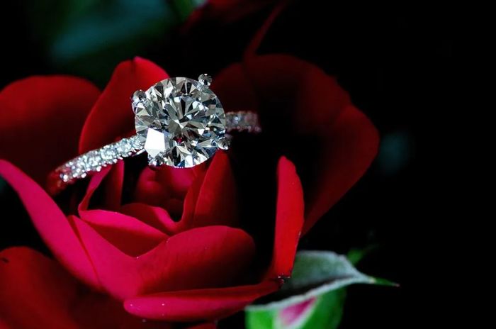 Ilustrasi. Berikut arti mimpi mengenakan cincin berlian. 