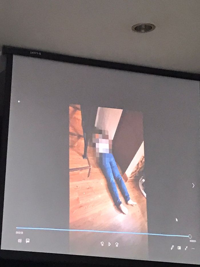 Komnas HAM menunjukkan foto jenazah Brigadir Nofriansyah Yosua atau Brigadir J usai penembakan di rumah dinas Ferdy Sambo.