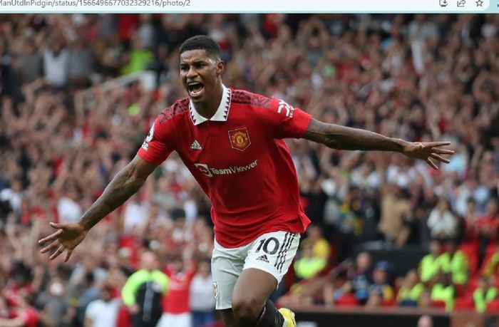 Selebrasi Marcus Rashford setelah mencetak gol dalam laga Manchester United kontra Arsenal di Liga Inggris 2022-2023, Minggu (4/9/2022).