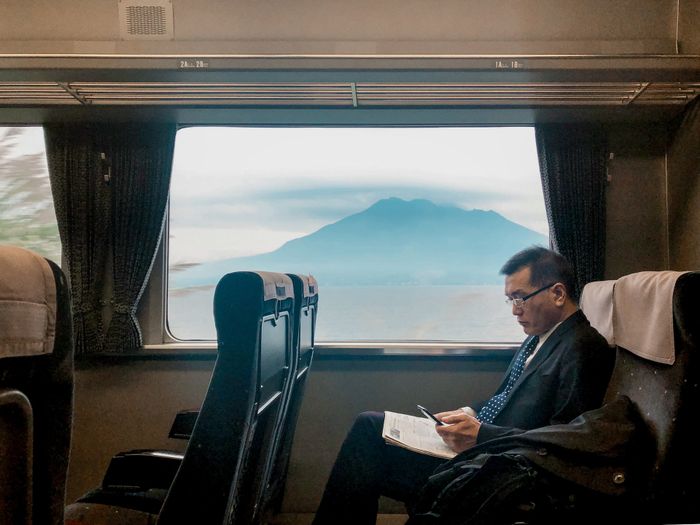 Arti mimpi naik kereta api.