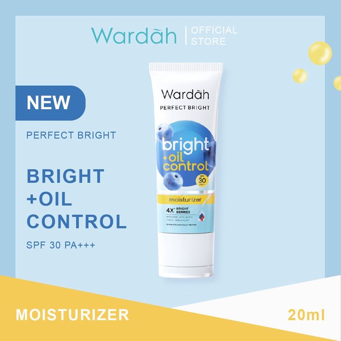 Rekomendasi moisturizer SPF: Wardah Bright + Oil Control Moisturizer.
