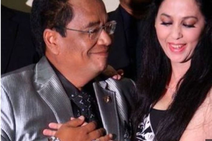 Foto Hotman Paris dan Meriam Bellina. 