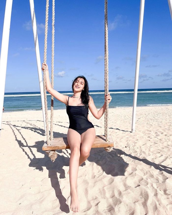 Jessica Iskandar pakai bikini pamer body goals