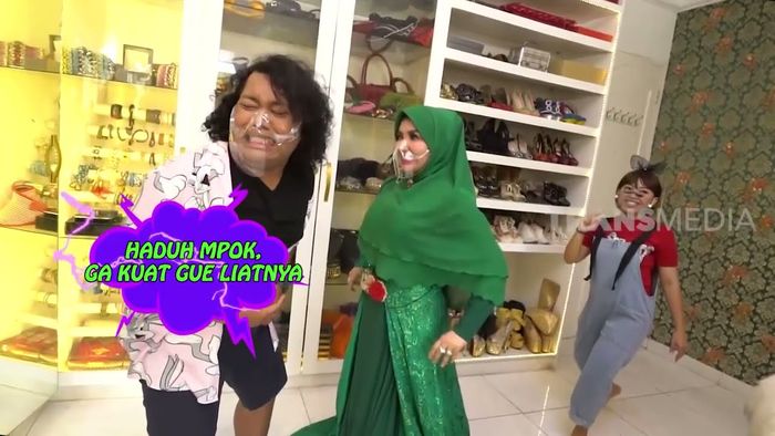 Walk in closet di rumah Roro Fitria