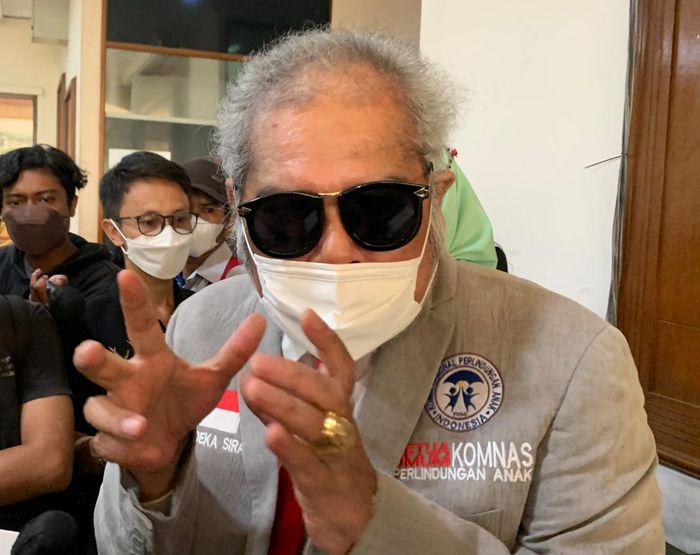 Ketua KPAI, Arist Merdeka Sirait, di Polres Jakarta Utara, Selasa (20/9/2022)