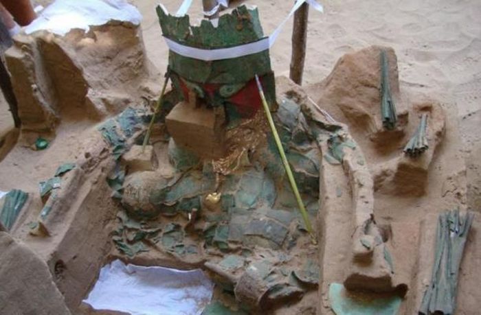 Makam rumit seorang ahli bedah ditemukan di Lambayeque, Peru. 
