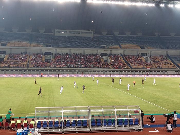 Suasana pertandingan antara timnas Indonesia dan Curacao pada FIFA Matchday di Stadion Gelora Bandung Lautan Api (GBLA), Bandung, Sabtu (24/9/2022)