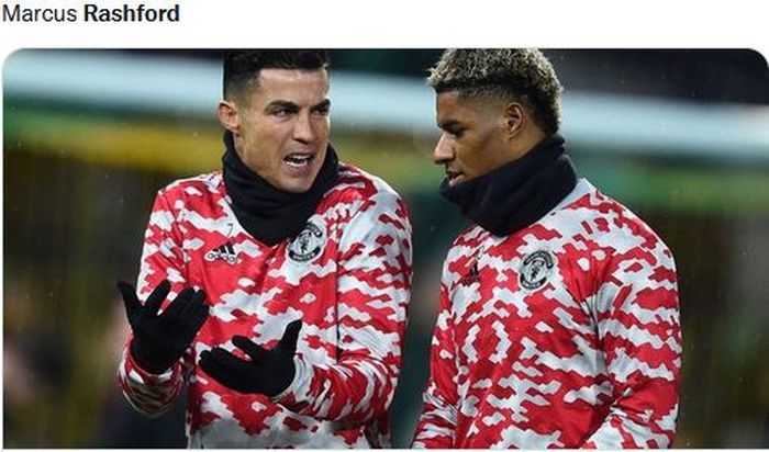 Cristiano Ronaldo saat masih membela Manchester United (kiri) ketika berbicara dengan Marcus Rashford.