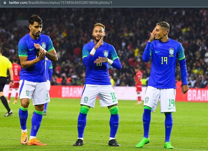 Neymar melakukan selebrasi usai menjebol gawang Tunisia dalam kemenangan 5-1 Brasil di Parc des Princes, Selasa (27/9/2022) atau Rabu dini hari WIB.