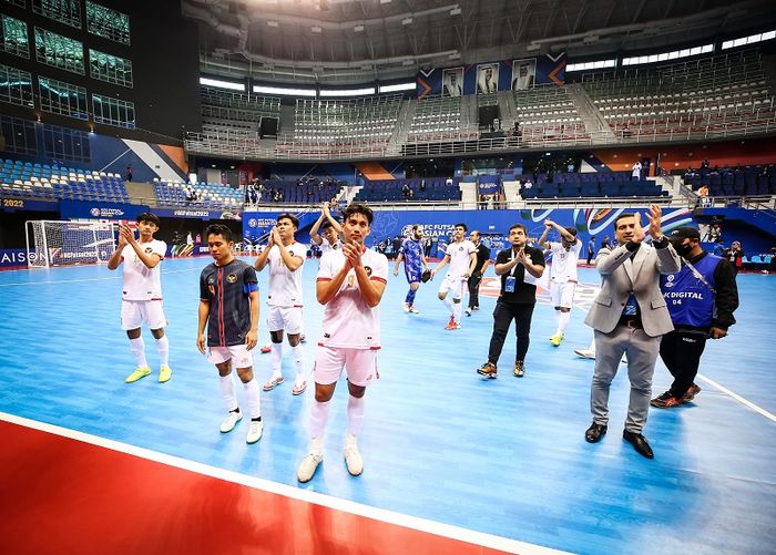 Timnas Futsal Indonesia usai laga lawan jepang di babak perempat final Piala Asia Futsal 2022, Selasa (4/10/2022).