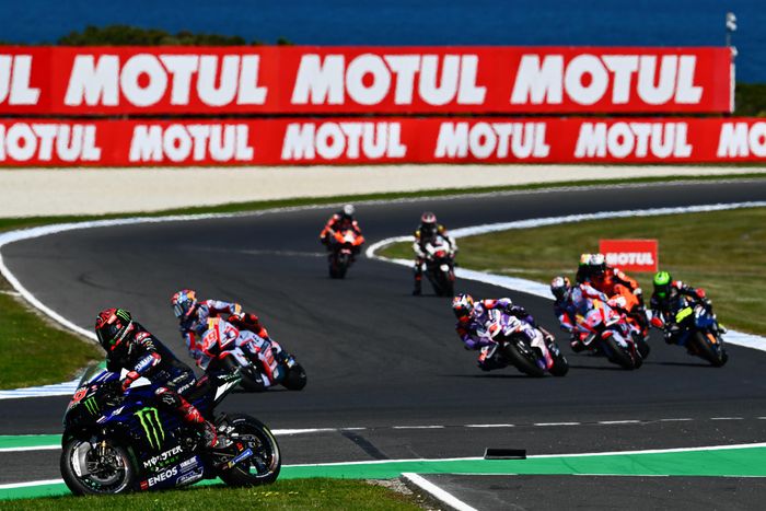 MotoGP 2022 menegaskan anomali Quartararo karena lebih sering gagal di sirkuit yang menguntungkan Yamaha. Kesalahan dalam pengereman membuatnya turun ke posisi belakang sebelum gagal finis beberapa saat kemudian.