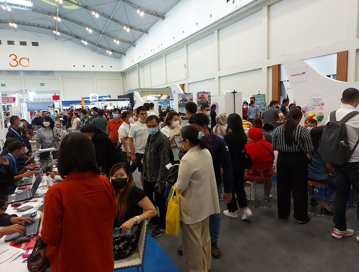 Suasana acara Garuda Indonesia Travel Fair (GATF) 2022 di Indonesia Convention Exhibition (ICE) BSD, Tangerang, Jumat (28/10/2022).