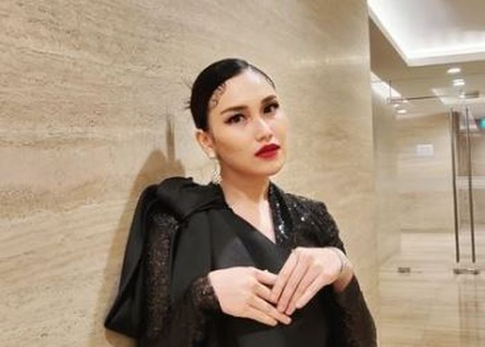 Ayu Ting Ting tak takut rezeki mati, singgung soal orang tua.
