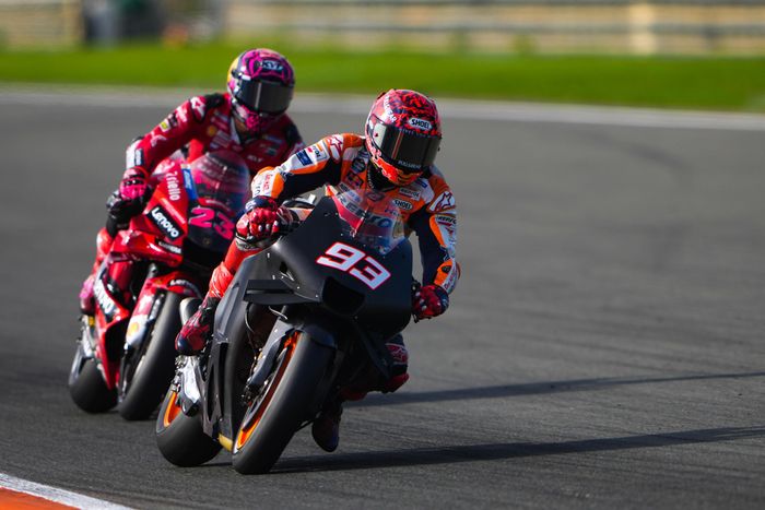 Pembalap Repsol Honda, Marc Marquez saat menjalani tes MotoGP di Sirkuit Ricardo Tormo. Valencia, Spanyol, Selasa (8/11/2022)