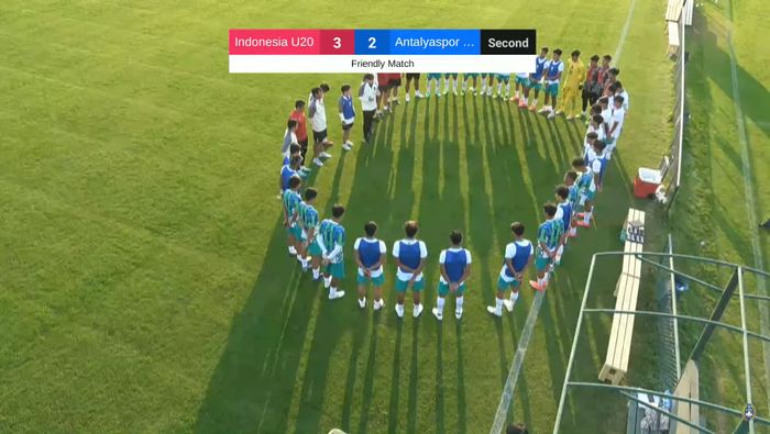 Timnas U-20 Indonesia saat melakukan briefing seusai lawan Antalyaspor U-20, Selasa (8/11/2022).
