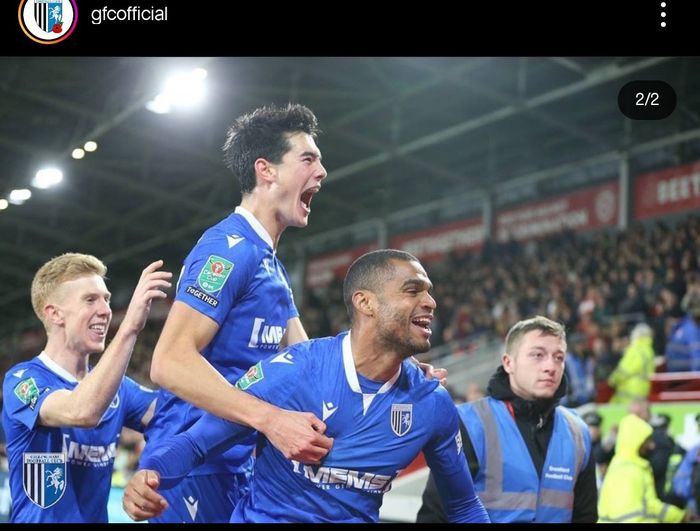 Pemain timnas Indonesia, Elkan Baggott dalam laga Gillingham FC versus Brentford yang terlaksana di Stadion Gtech Community, Rabu (9/11/2022)