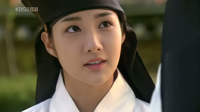 Potret Park Min Young saat berperan dalam drama 'Sungkyunkwan Scandal'