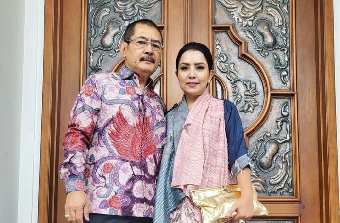 Bambang Trihatmojo dan Mayangsari.