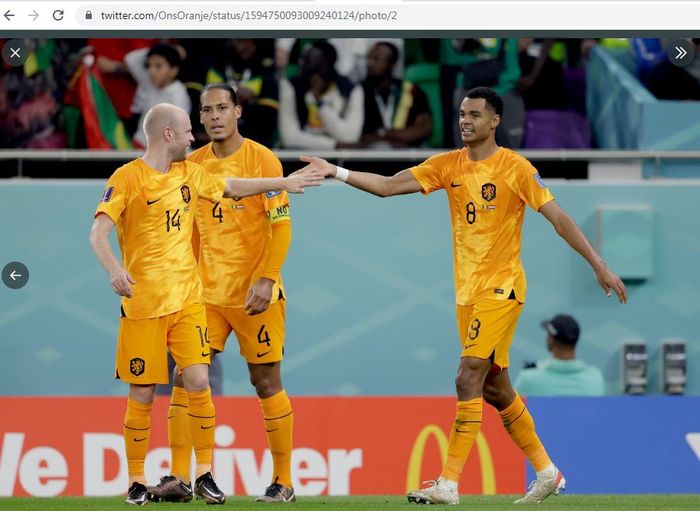 Bomber timnas Belanda, Cody Gakpo, merayakan golnya yang dicetak ke gawang timnas Senegal