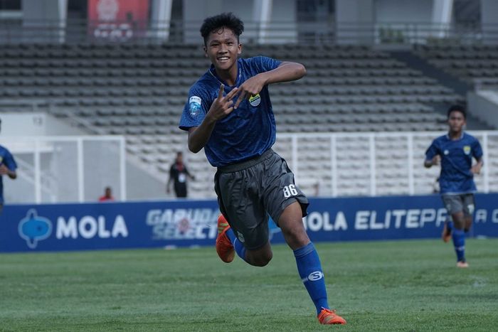 Pemain muda Persib Bandung itu bernama Eriko Sulastiano.