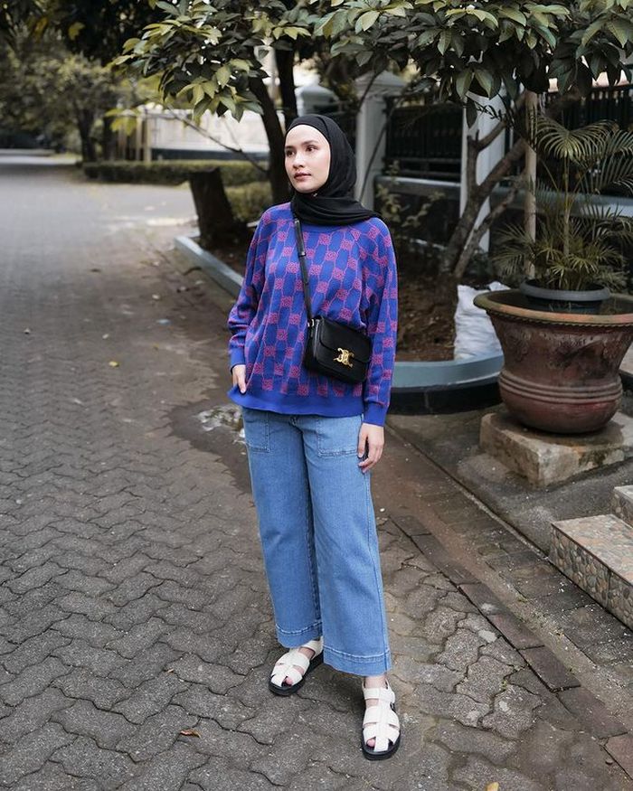 5 Gaya OOTD Hijab Modis Buat ke Mall ala Selebgram Dwi Handayani Semua Halaman CewekBanget