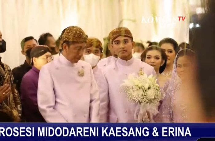 Keluarga Jokowi datang ke rumah Erina Gudono untuk hadiri acara midodareni.