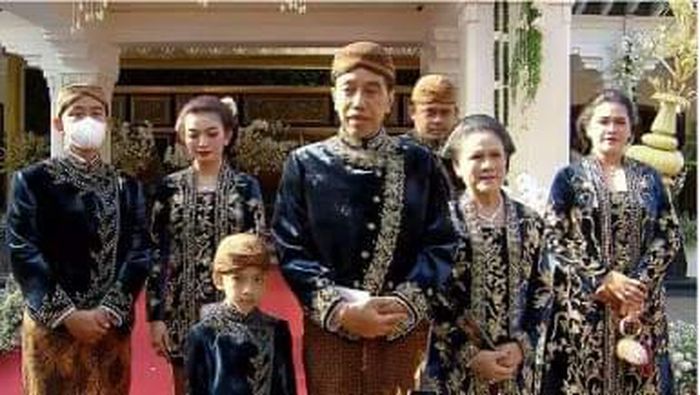 Busana keluarga Presiden Jokowi di acara ngunduh mantu