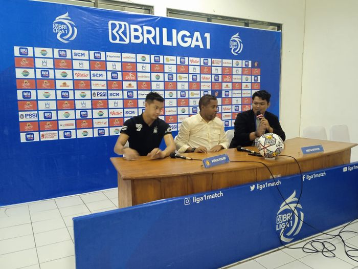 Pelatih Persik Kediri, Divaldo Alves pada konferensi pers usai laga melawan Persebaya Surabaya pada Selasa (13/12/2022) di Stadion Maguwoharjo, Sleman