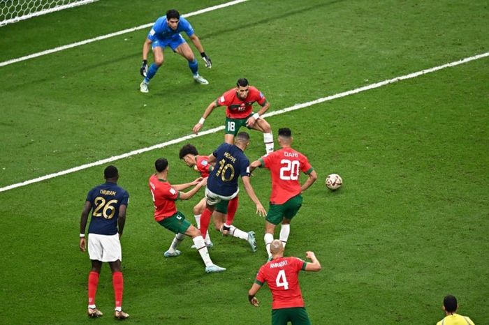 Aksi penyerang Prancis, Kylian Mbappe,saat melawan Maroko pada semifinal Piala Dunia 2022.