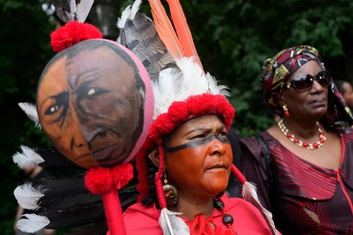 Upacara tahunan di Amsterdam yang menandai penghapusan perbudakan di koloninya di Suriname dan Antillen Belanda pada 1 Juli 1863.