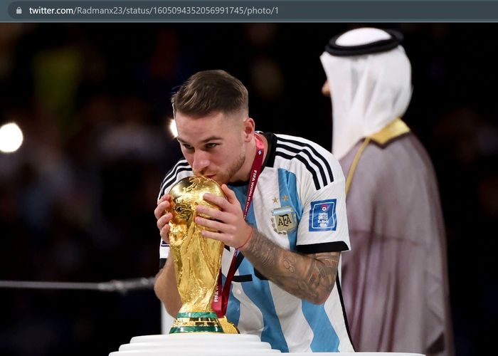 Gelandang milik Brighton &amp; Hove Albion, Alexis Mac Allister, sukses bersama timnas Argentina menjuarai Piala Dunia 2022.