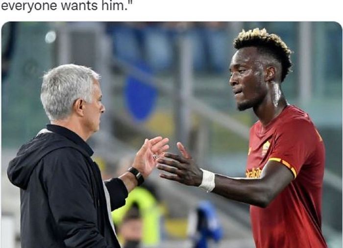 Jose Mourinho dan Tammya Abraham pada sebuah laga bersama AS Roma.