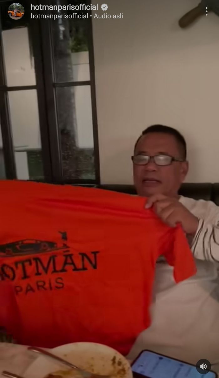 Hotman Paris mendapat kado natal 2022 dari Felicia Hutapea