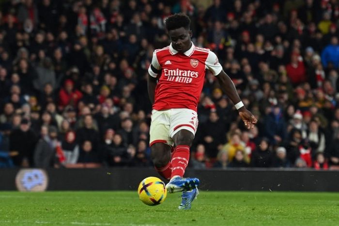 Pemain Arsneal, Bukayo Saka, dalam laga melawan West Ham pada Liga Inggris 2022-2023.