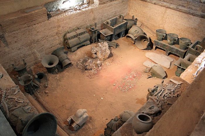 Makam Fu Hao dalam sebuah pajangan museum di Cina.