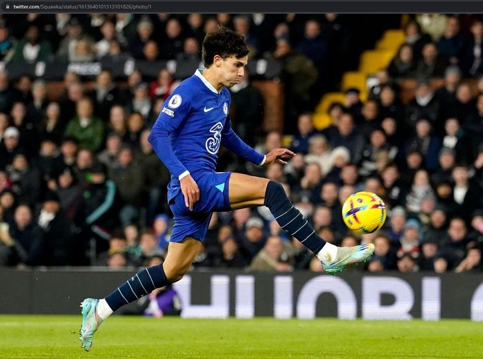 Aksi Joao Felix saat menjalani debut bersama Chelsea dalam laga kontra Fulham di Liga Inggris 2022-2023, Kamis (12/1/2023).