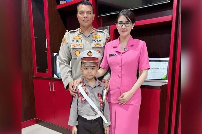 Keluarga Uut Permatasari