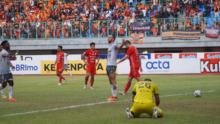 Suasana pertandingan antara Persija Jakarta versus Bali United pada laga pekan ke-18 Liga 1 2022/2023 di Stadion Candra Bhaga, Bekasi, Minggu (15/1/2023).