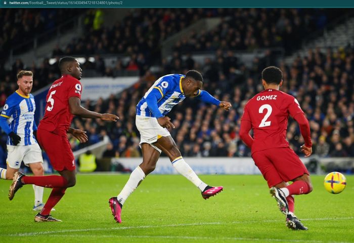 Brighton &amp; Hove Albion berhasil merampungkan duel melawan Liverpool dengan kemenangan 3-0 lewat gol penutup dari Danny Welbeck.