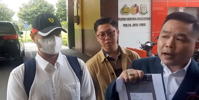 Bukti transfer Ferry Irawan kepada Venna Melinda. Bantah tak nafkahi sang istri selama 3 bulan. 