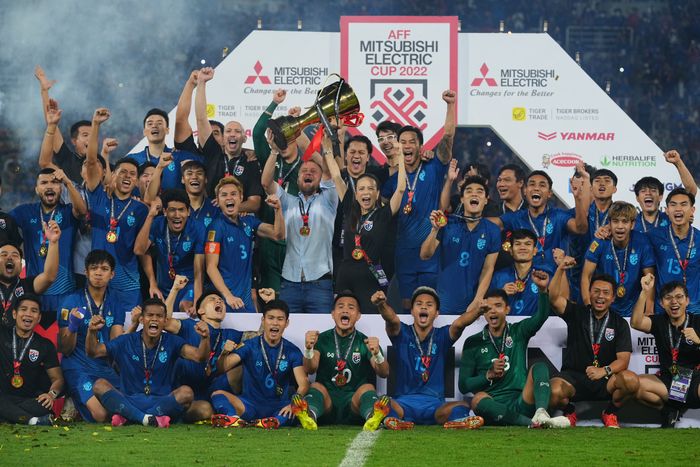 Timnas Thailand merayakan gelar juara Piala AFF 2022 usai menumbangkan Vietnam di final.