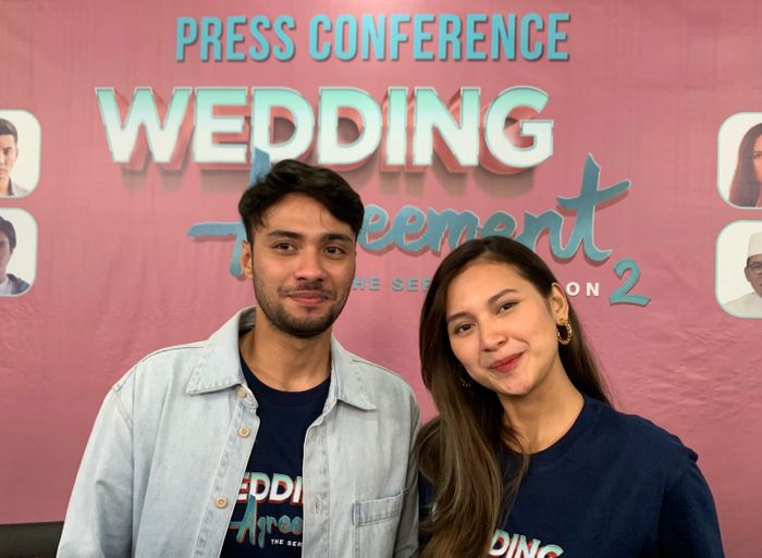 Refal Hady dan Indah Permatasari saat konferensi pers serial Wedding Agreement Season 2 di kawasan Cempaka Putih, Jakarta Pusat, Jumat (20/1/2023).