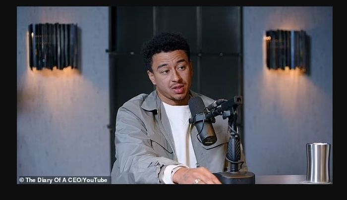 Mirip Cristiano Ronaldo, Jesse Lingard mengkritik kondisi di Manchester United melalui siniar di Youtube.