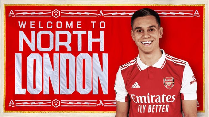 Leandro Trossard resmi berseragam Arsenal usai pindah dari Brighton &amp; Hove Albion pada bursa transfer musim dingin 2023.