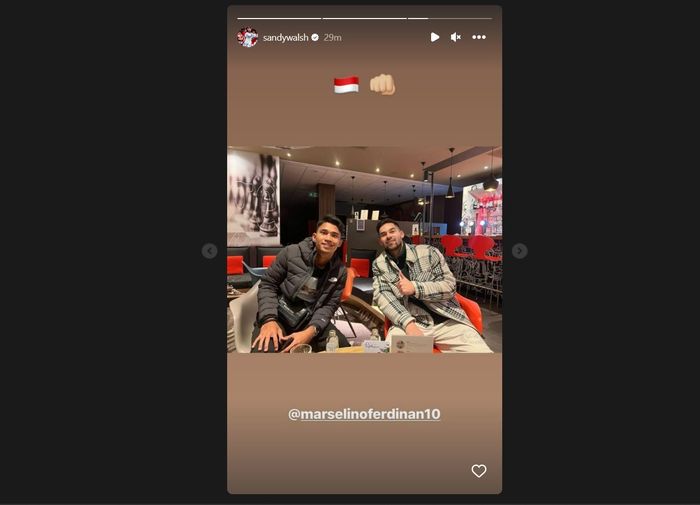Tangkapan layar dari laman Instagram Sandy Walsh saat bertemu dengan Marselino Ferdinan, Jumat (27/1).
