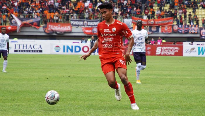 Pemain Persija Jakarta, Muhammad Ferarri saat Pertandingan Persija Jakarta vs Rans Nusantara FC yang berlangsung di Stadion Patriot Chandrabhaga, Jumat 3 Februari 2023
