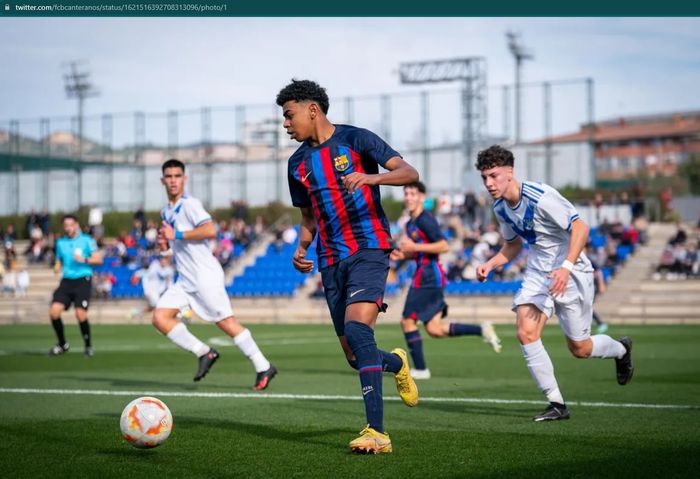 Pemain La Masia, Lamine Yamal, digadang-gadang sebagai The Next Lionel Messi di Barcelona.